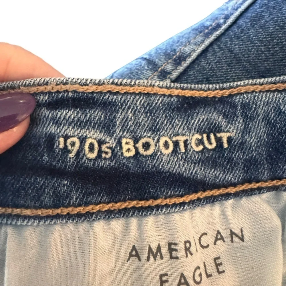 American Eagle - NWT 90s Bootcut Vintage Distressed Jeans Sz 4